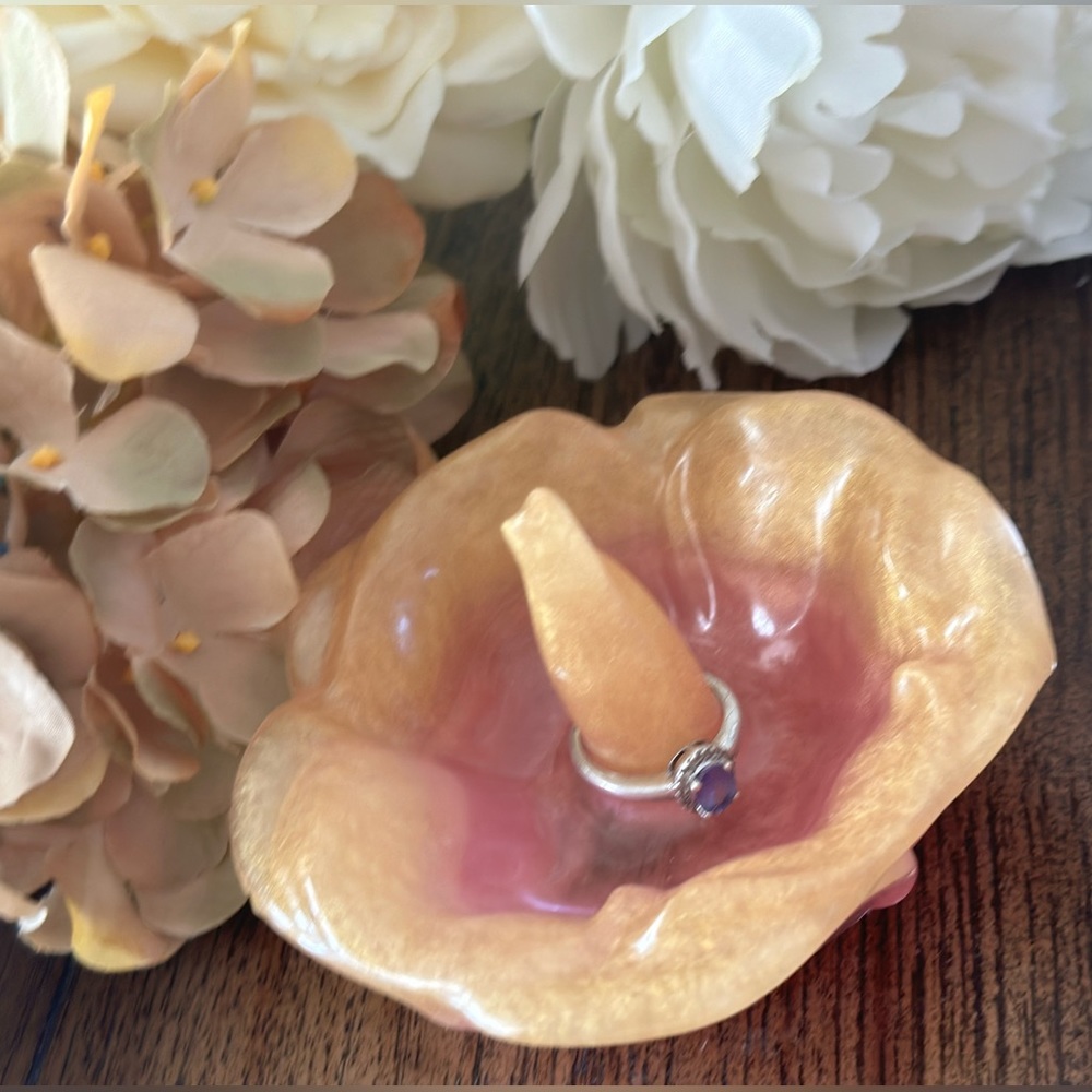 Brand New Hand Crafted Rose Gold Ring Holder